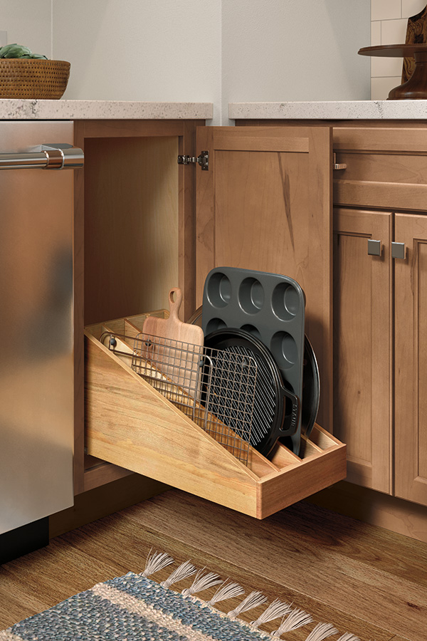 Design-Craft Cabinets  Pull-Out Tray Divider Base %